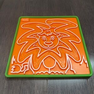 NWOT Hand 2 Mind Orange Lion Maze Sensory Motor Plastic Toy